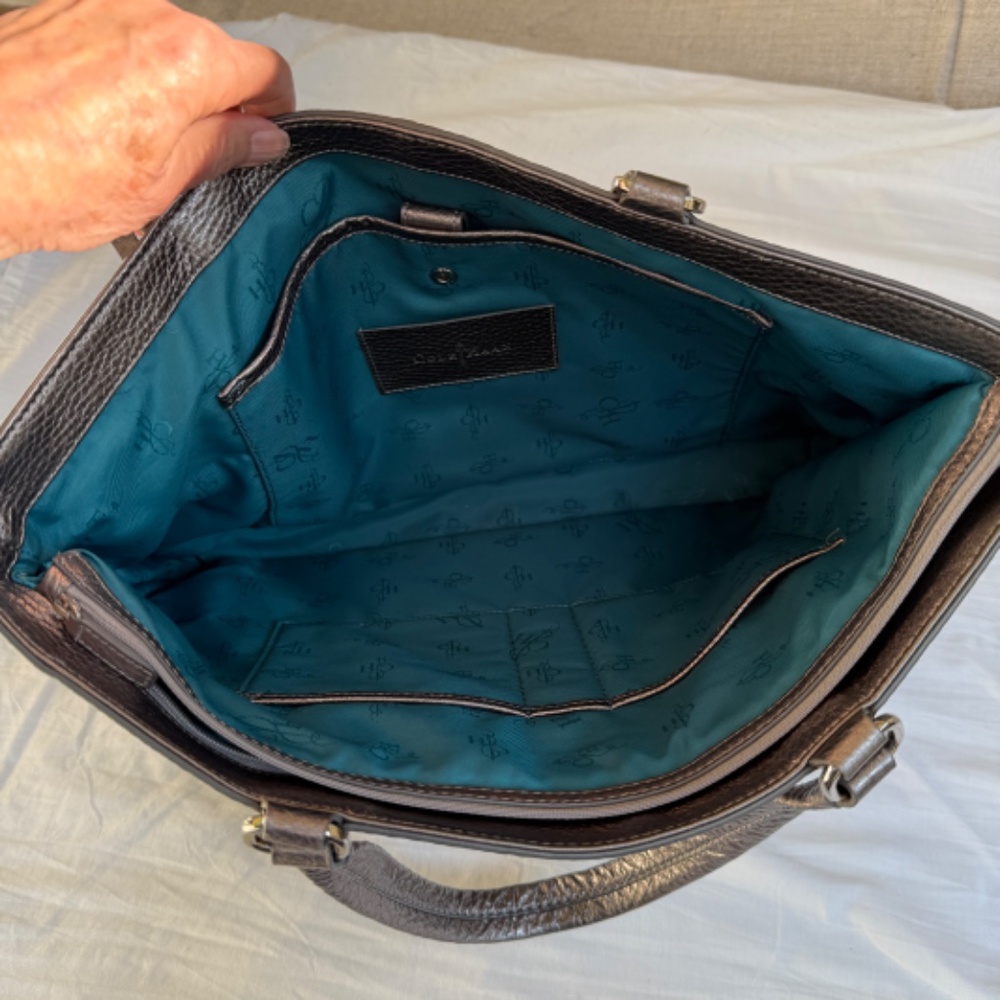 Cole Haan Silver Pewter Pebbled Leather Tote | Original Dust Bag | Teal Lining - Picture 4 of 15